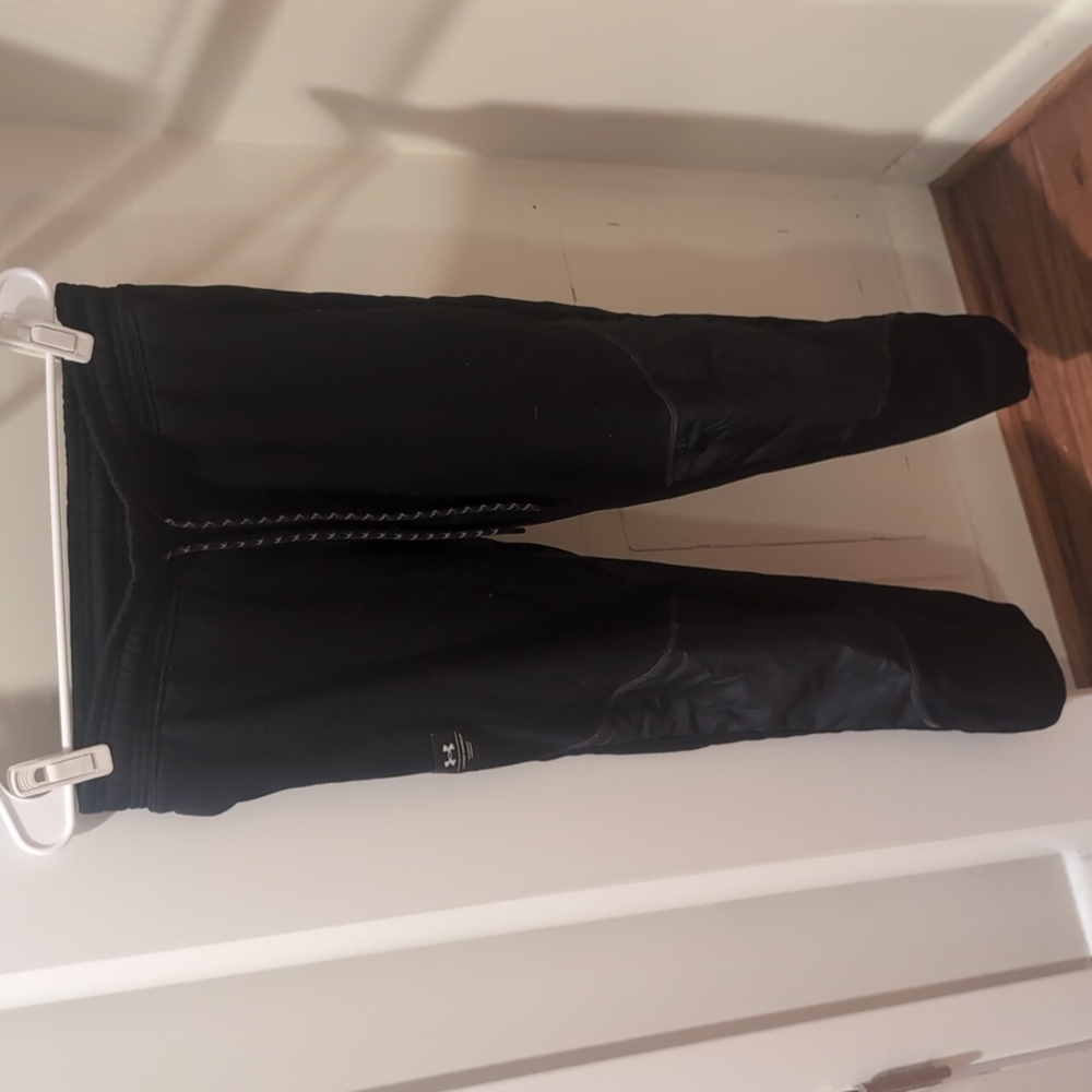 Black sweatpants